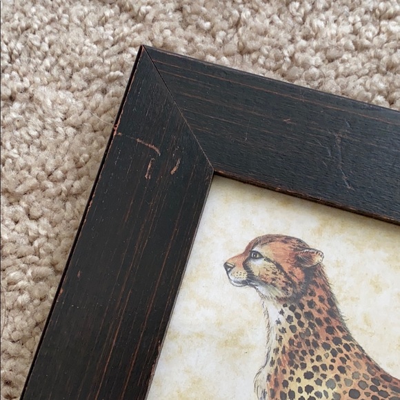 Cheetah painting and distressed wood frame - Picture 3 of 3